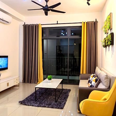 8Scape Residences Batman Vs Ironman@Lsy Home & Leisure 新山 外观 照片