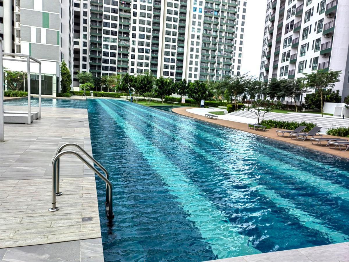 8Scape Residences Batman Vs Ironman@Lsy Home & Leisure 新山 外观 照片