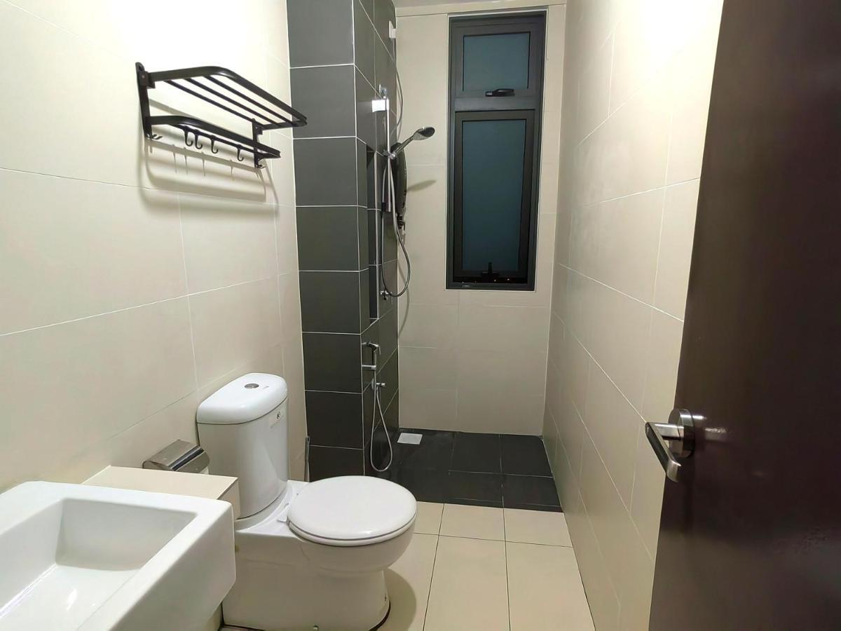 8Scape Residences Batman Vs Ironman@Lsy Home & Leisure 新山 外观 照片