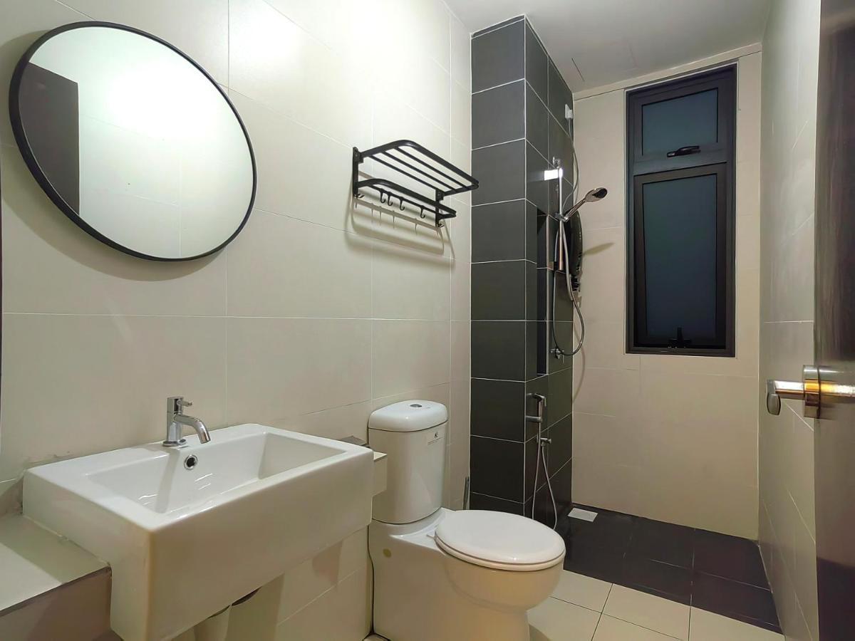 8Scape Residences Batman Vs Ironman@Lsy Home & Leisure 新山 外观 照片
