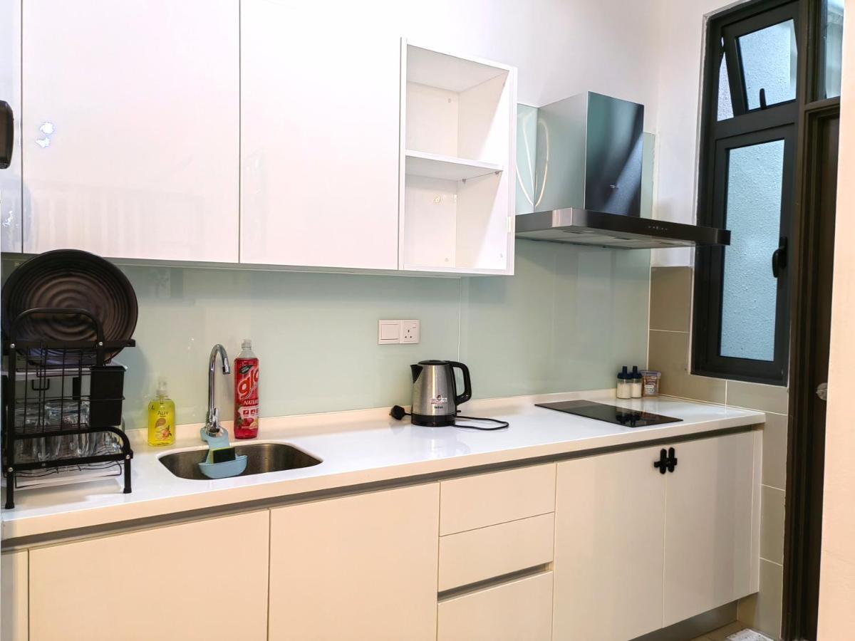 8Scape Residences Batman Vs Ironman@Lsy Home & Leisure 新山 外观 照片