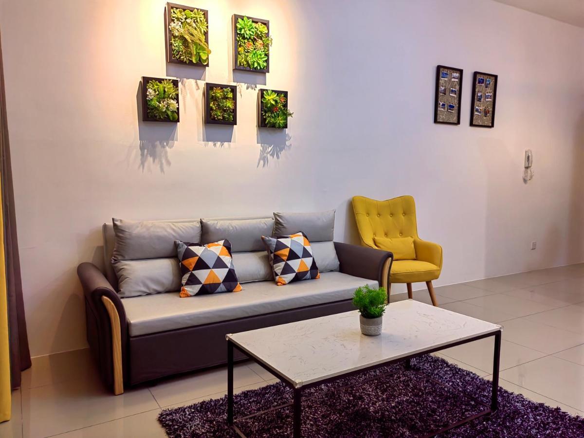 8Scape Residences Batman Vs Ironman@Lsy Home & Leisure 新山 外观 照片